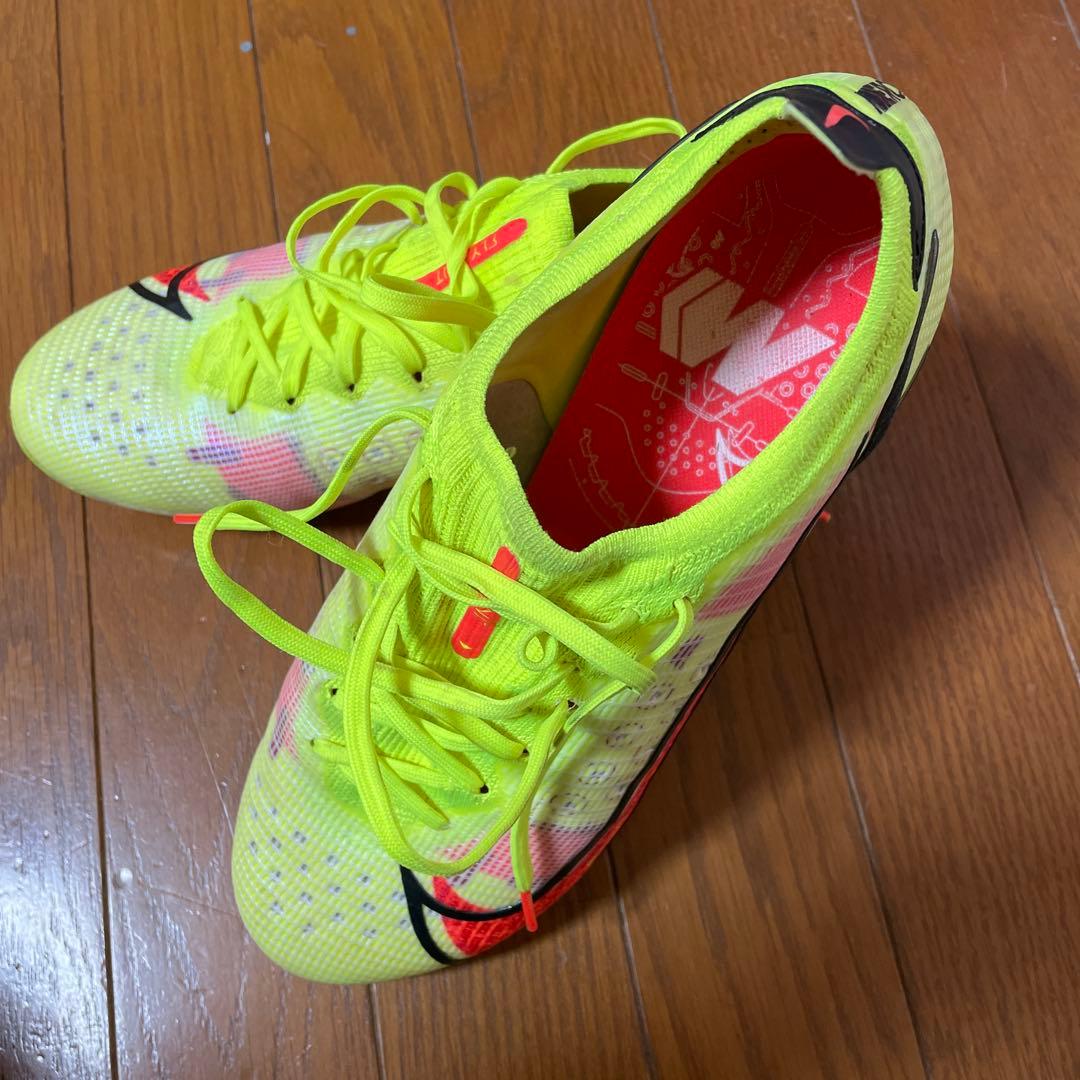 Nike マ-キュリアル