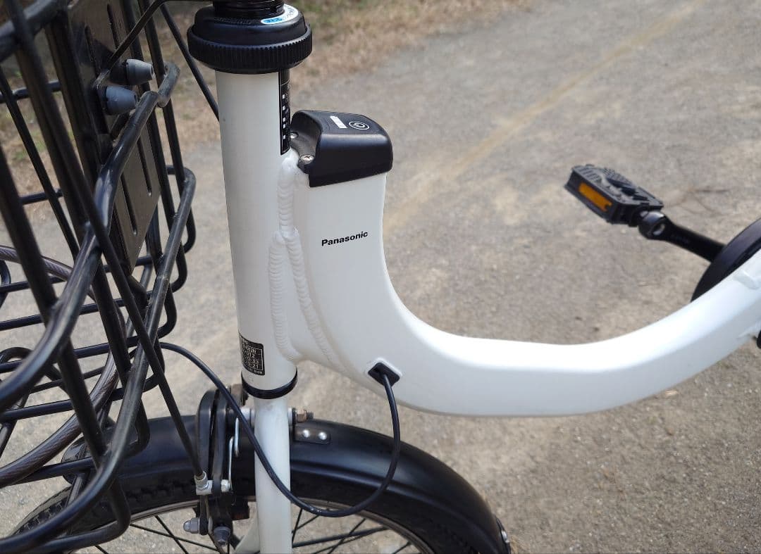 【パナソニック】2022年モデル 電動自転車 （be-elsw012）　ホワイト