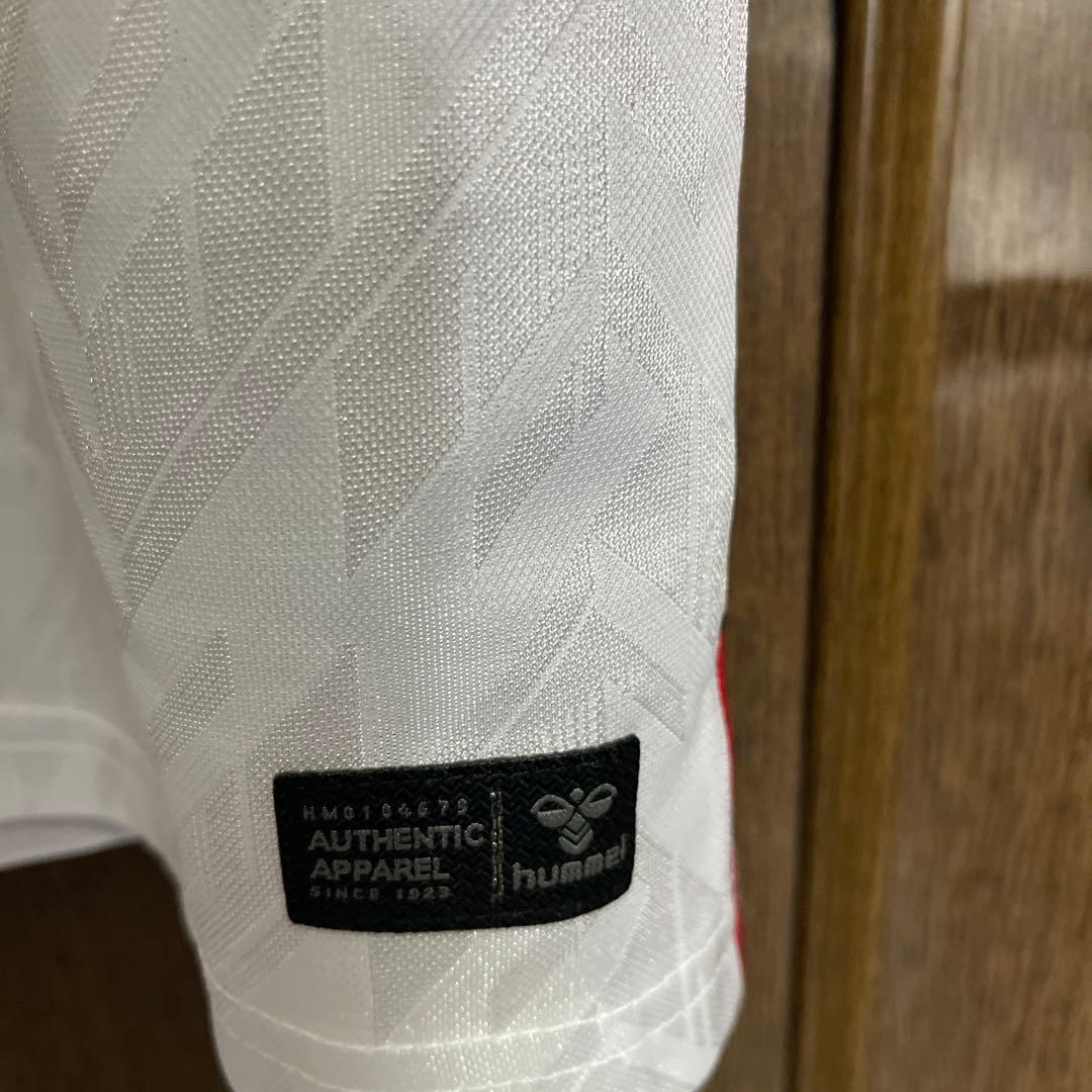 新品タグ付き　1.FC Köln ホームユニフォームhummel Oサイズ