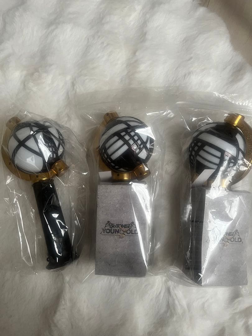 SixTONES 25年YOUNG OLD ペンライト 3個セット　金テープ付き