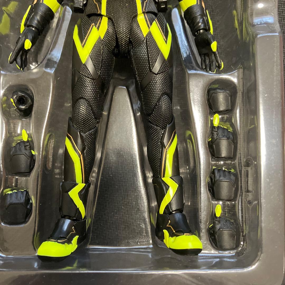 S.H.Figuarts 仮面ライダーゼロワン　シャイニングホッパー
