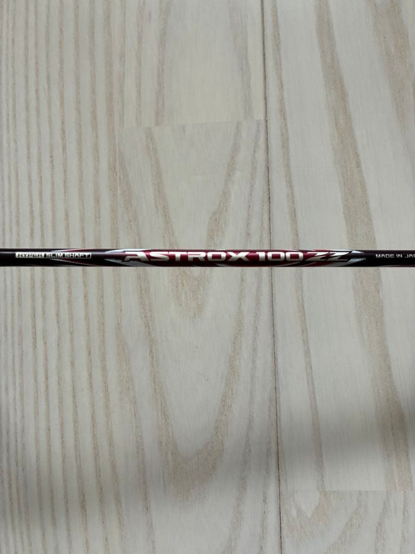 超美品　YONEX アストロクス100ZZ 3UG5 クレナイ エクスボルト65