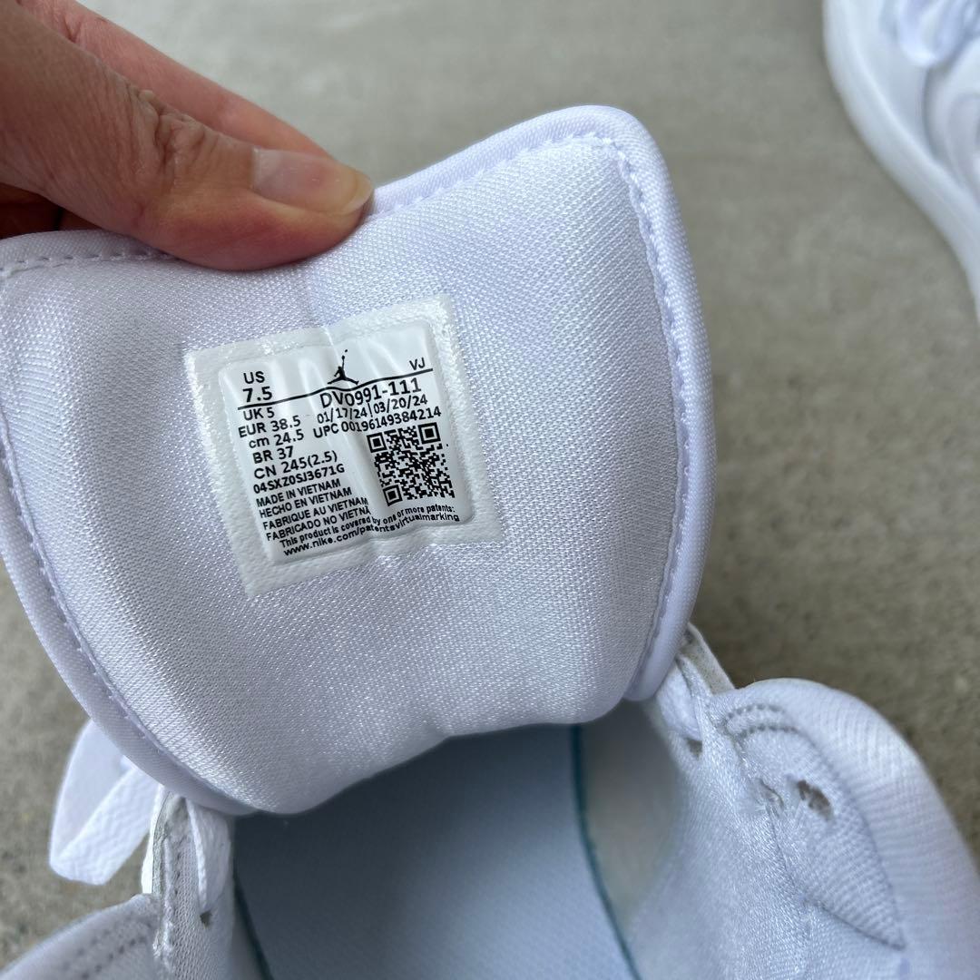 美品‼️NIKE24.5 エアジョーダン　ハイカット 白　 レディース　NIKE