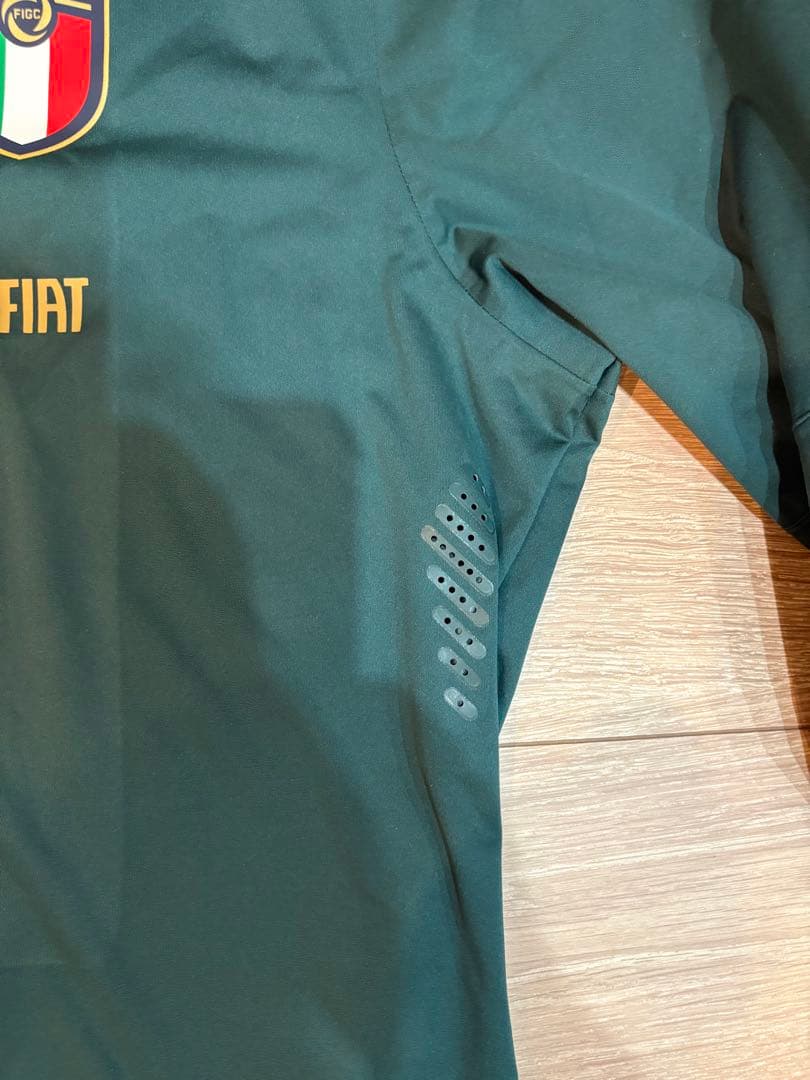 イタリア代表　支給品　防水撥水加工ハーフジップ　ルネサンスモデル