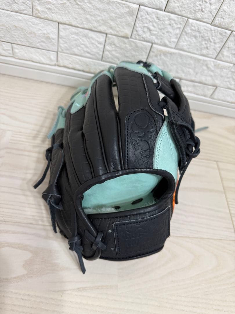 mlb愛　Absolutely Ridiculous グローブ 12インチ