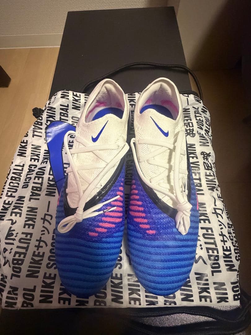 サッカーを辞め、使うことがないため売ります。 よろしくお願い致します。