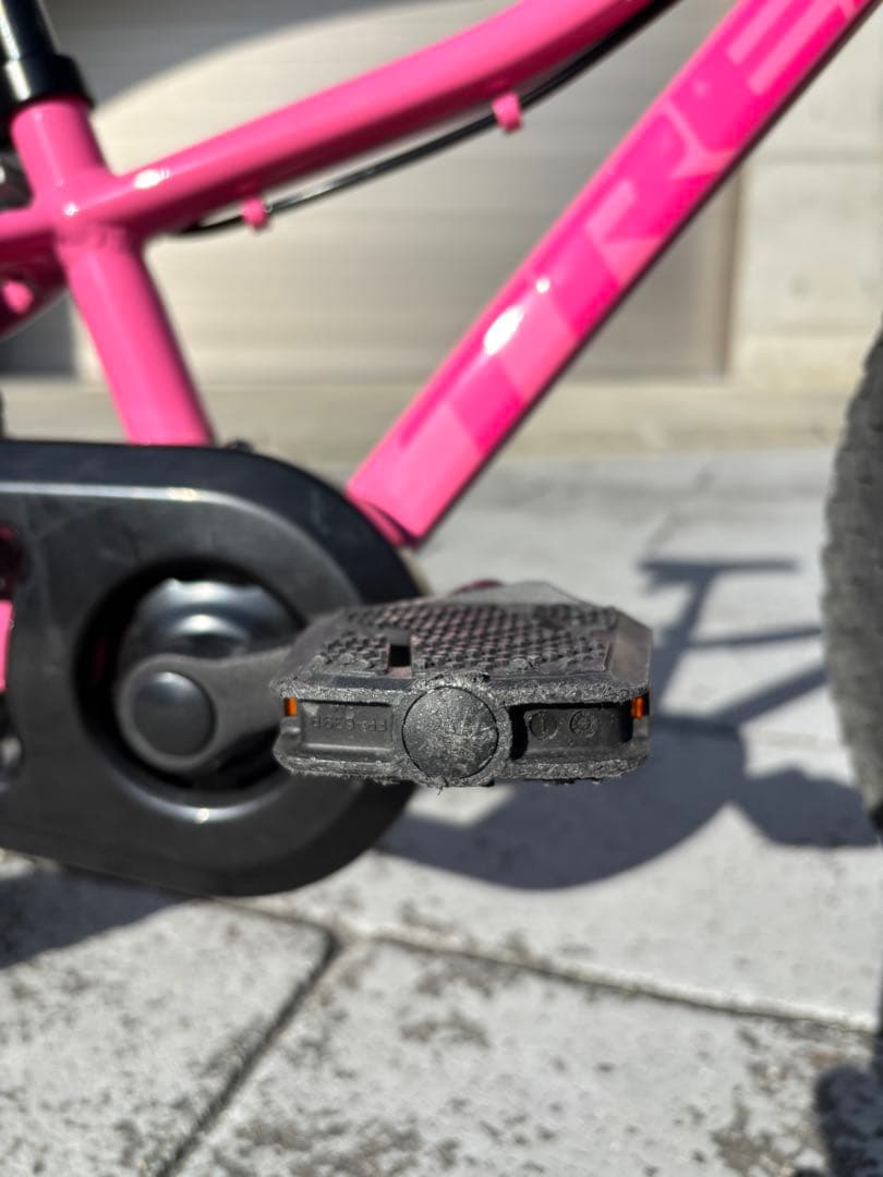 TREK Precaliber 16 ピンク （補助輪あり）