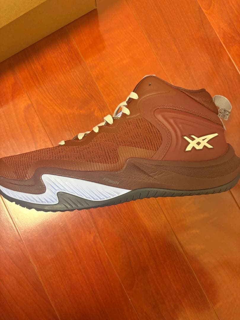 ASICS バスケットボールシューズ ブラウン