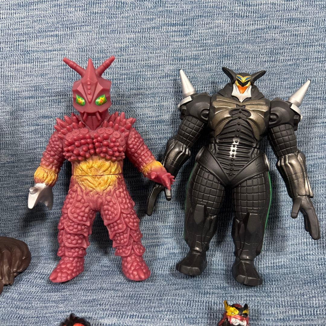 ウルトラマン　怪獣　ソフビ　ライブサイン付き　15体　まとめ売り
