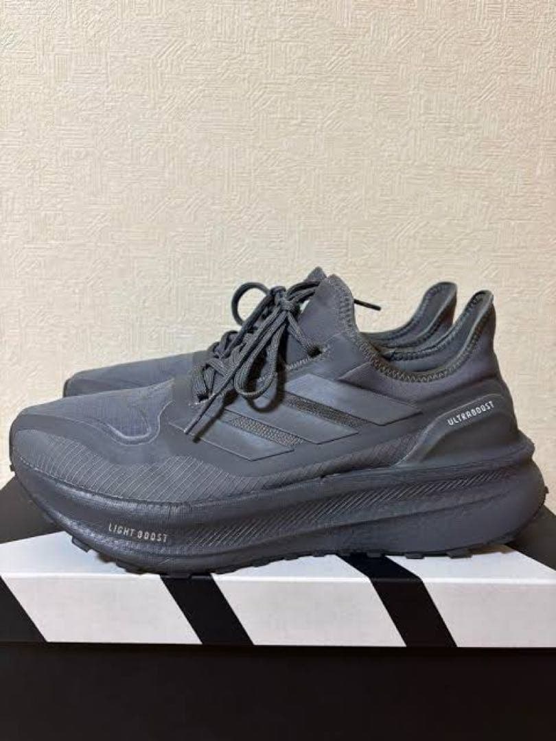 adidas アディダス　ULTRABOOST ランニングシューズ　23.5cm