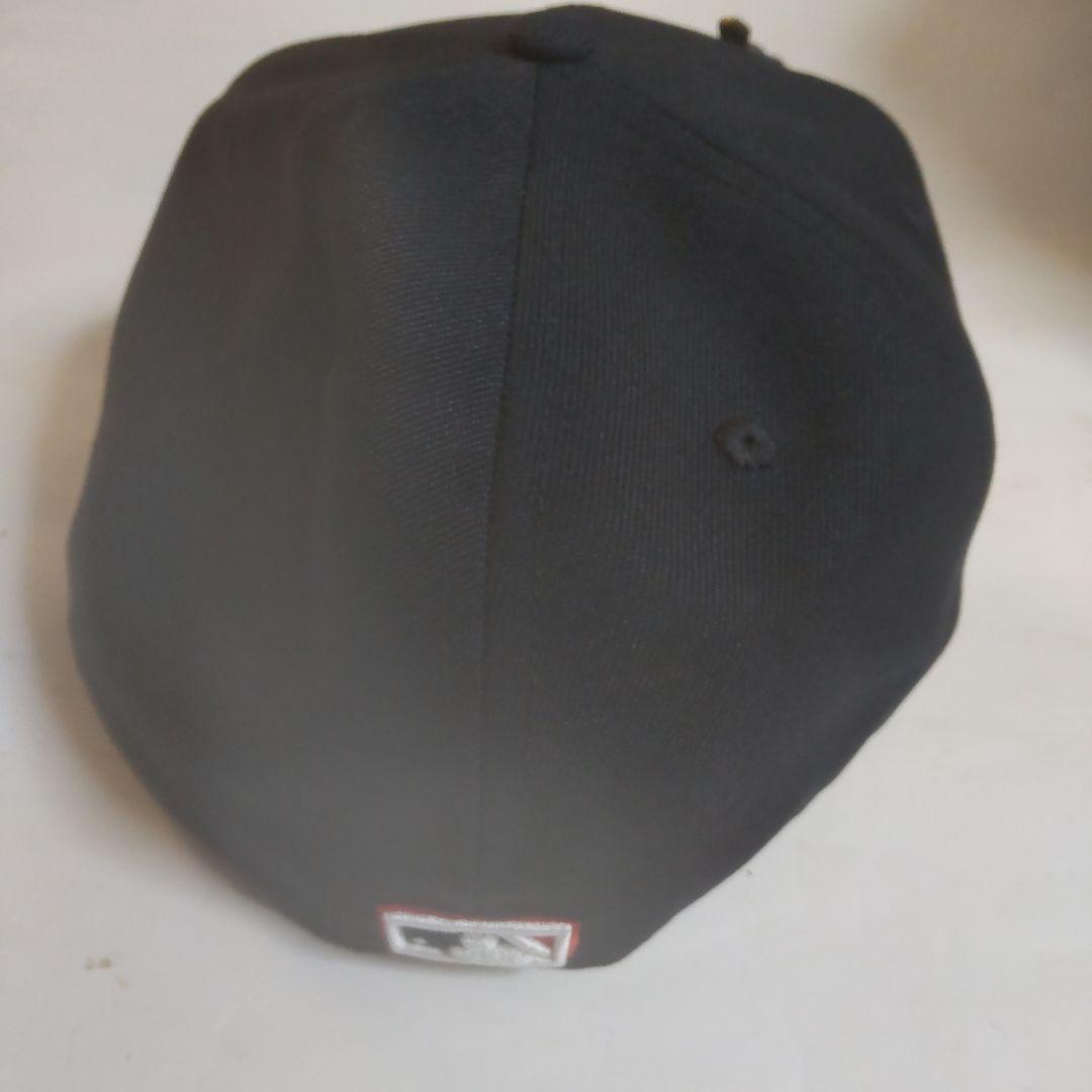 Cleveland Indians 黒 キャップ 7 3/8МＬB公認シール無し