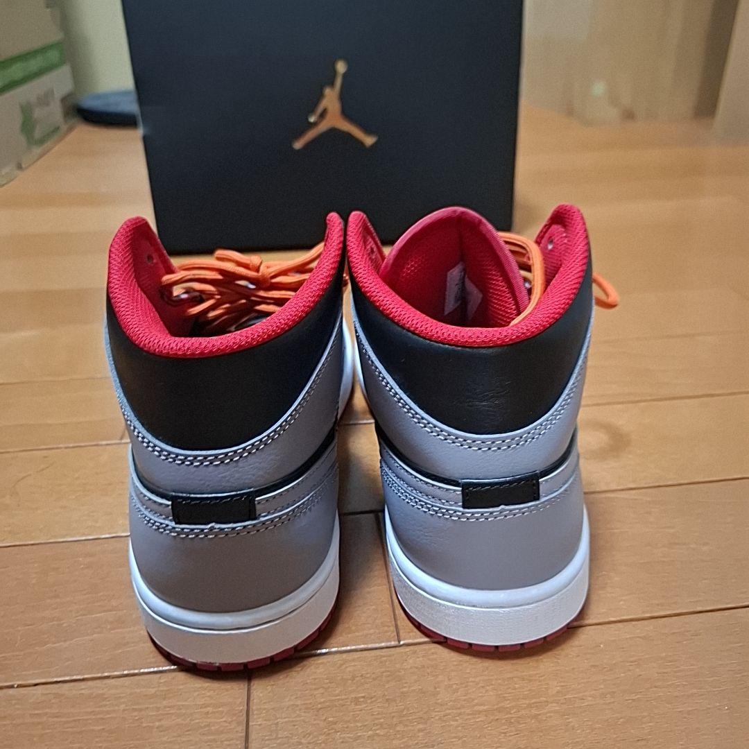 AIR JORDAN 1 MID ブラック/セメントグレー/ファイアレッド7.5