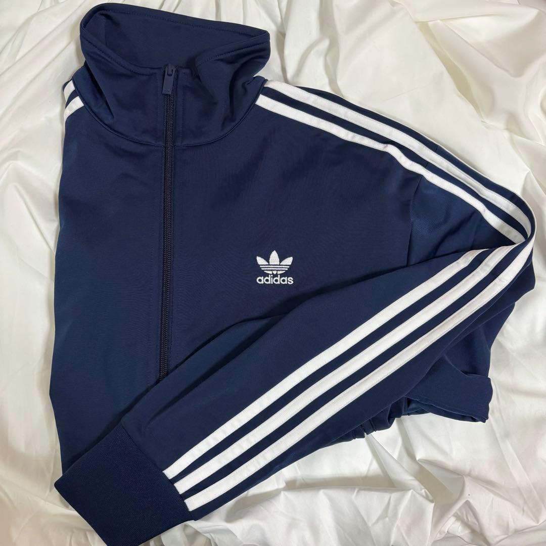 adidas トラックジャケット　ネイビー