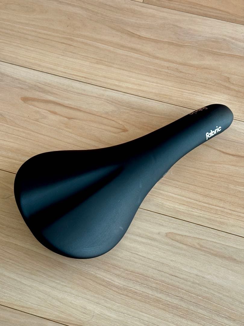 Fabric Scoop Ultimate Radius カーボンサドル