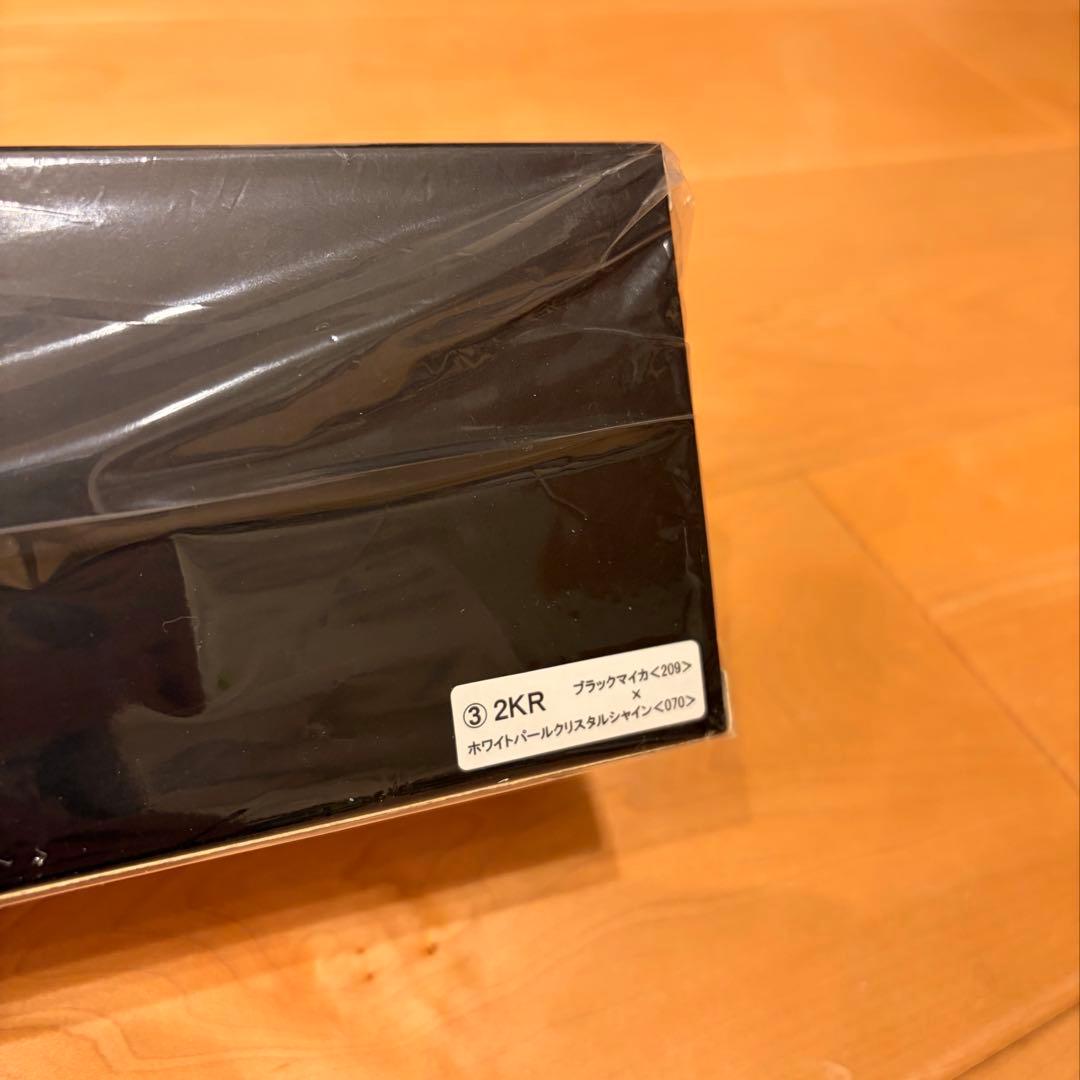 トヨタ カラーサンプル ミニカー ヤリスクロス 1/30スケール　ツートン　白黒