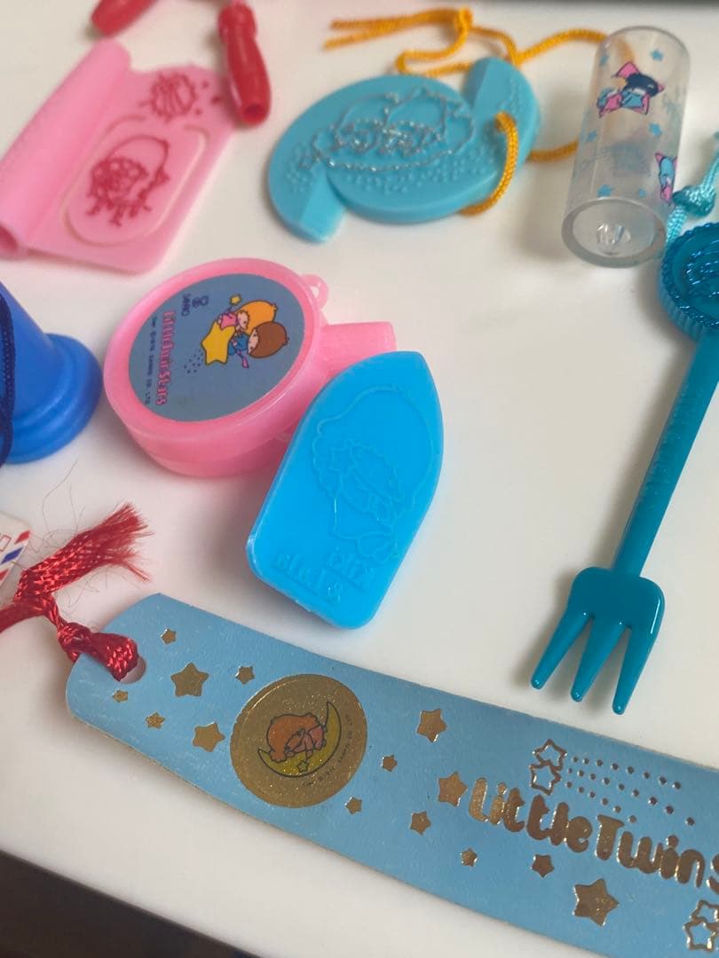 サンリオ　昭和レトロ リトルツインスターズ キキララ プレミアム＆お菓子おまけ