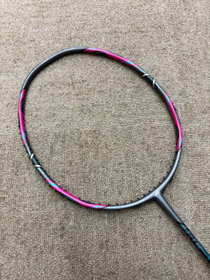 【美品】YONEX ヨネックス バドミントンラケット ARCSABER1 ケース