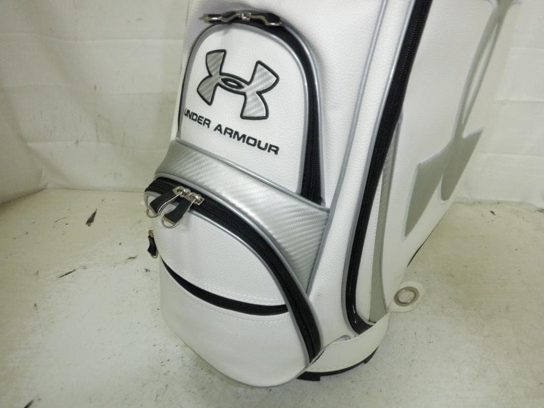 アンダーアーマー★UNDER ARMOUR★完売品★9.0型★美品★スタッフ