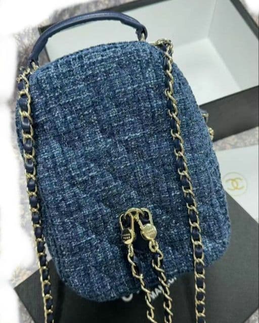 【未使用品】CHANEL ネイビー ツイード バックパック　今だけおまけ付