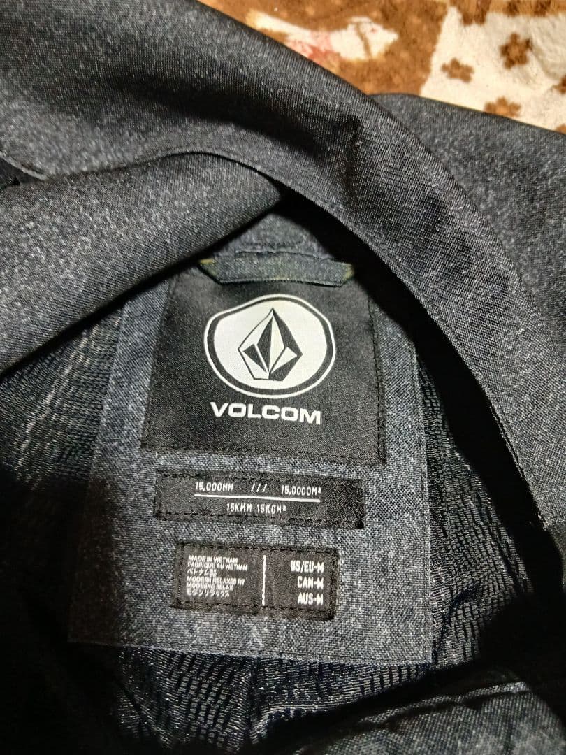 限定品　VOLCOM　上下セット　ビブパンツ