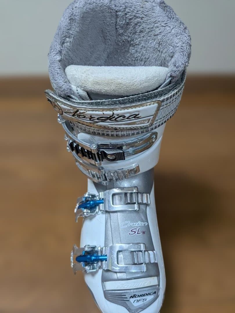 Nordica スキーブーツ(女性用) 24.0-24.5サイズ