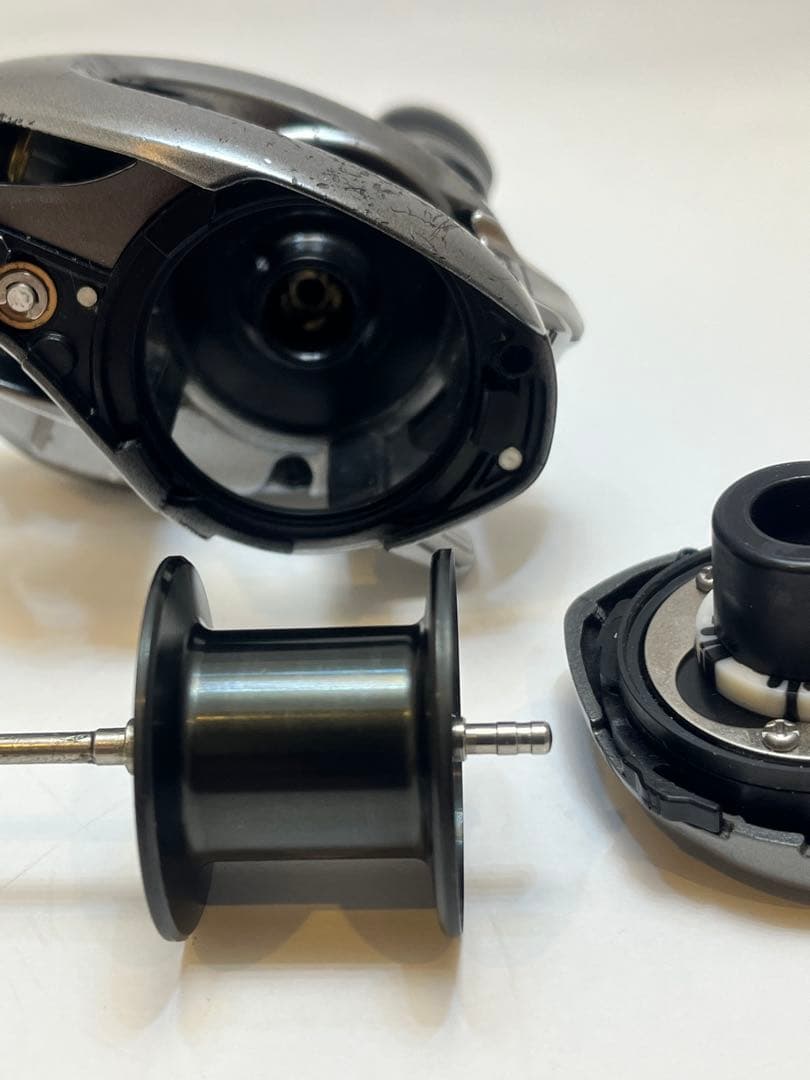 SHIMANO 15メタニウムDC HG 右ハンドル 後期モデル