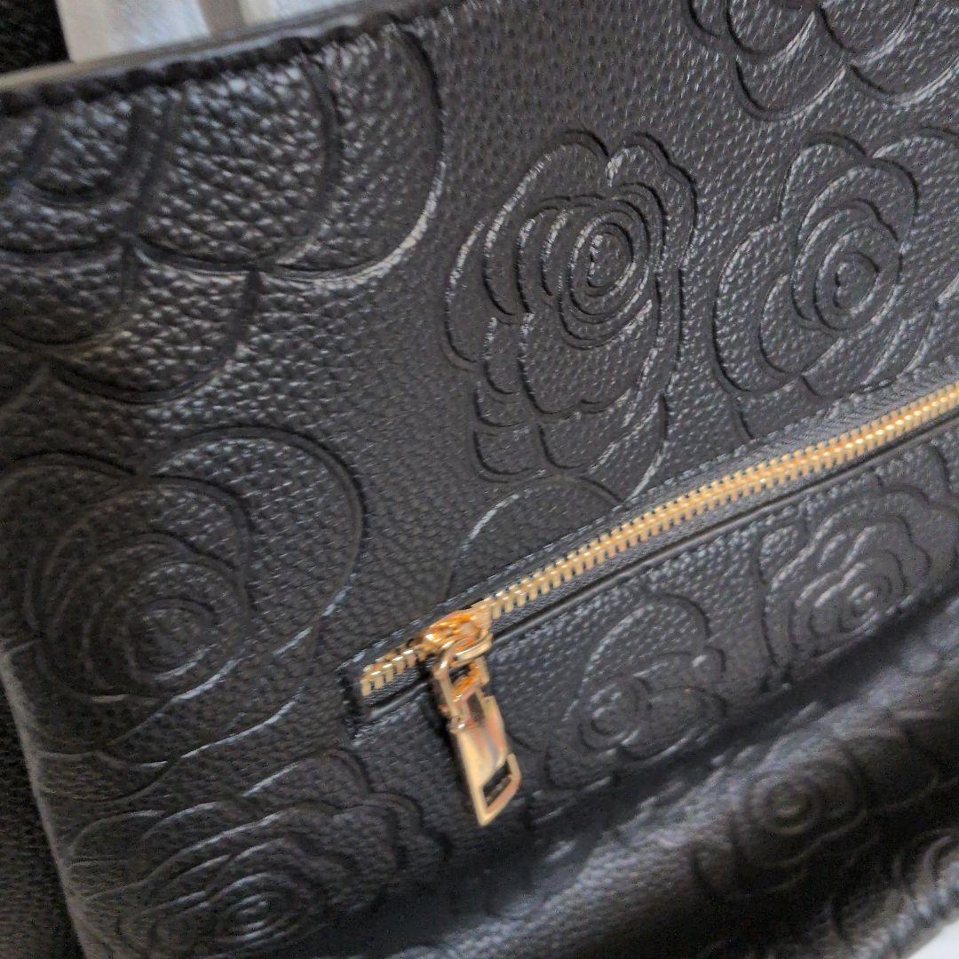 新品未使用　カメリア社外品バッグ　CHANELノベルティチャーム　カード付