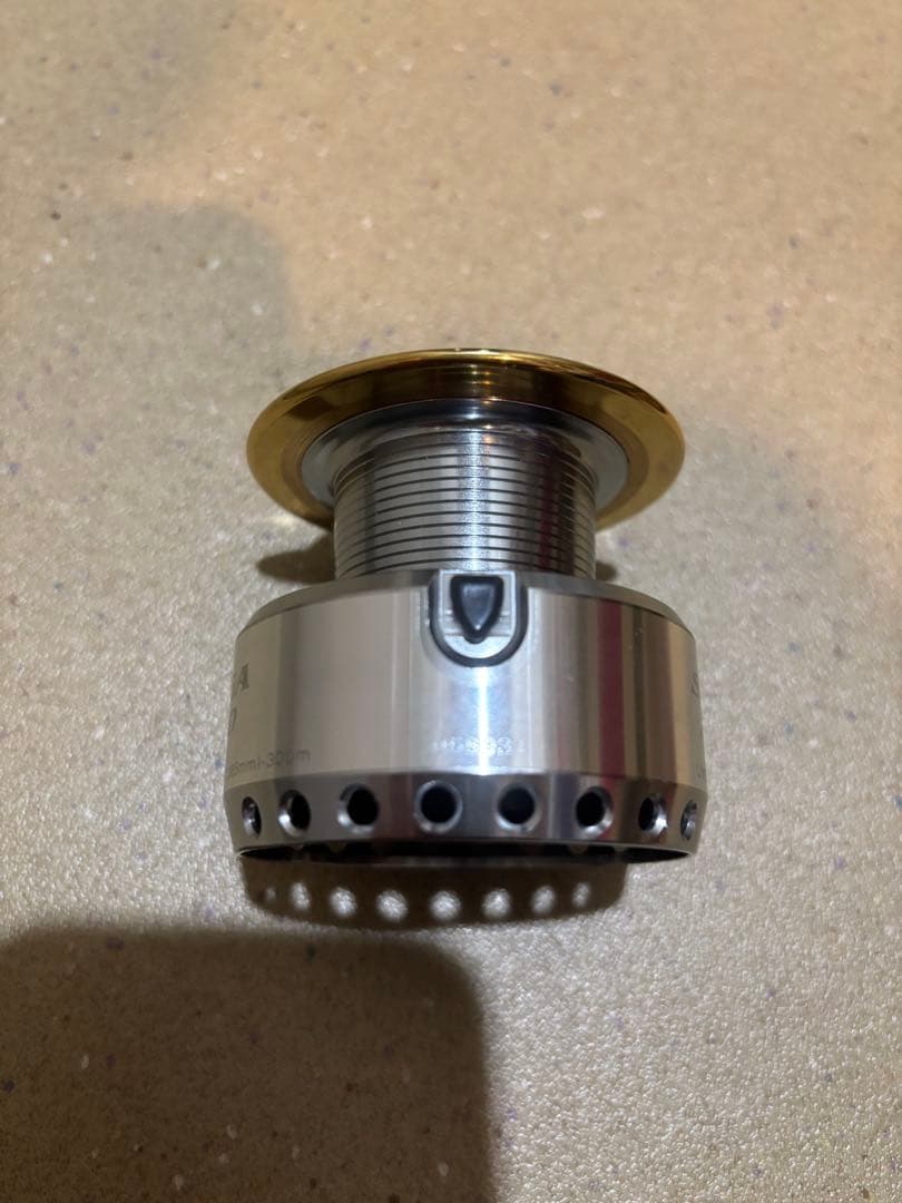 格安 美品 未使用 ソルティガZ 4500