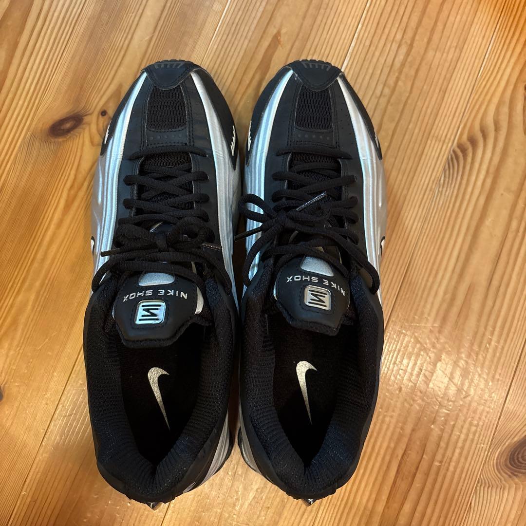Nike Shox ブラック/シルバー シューズ