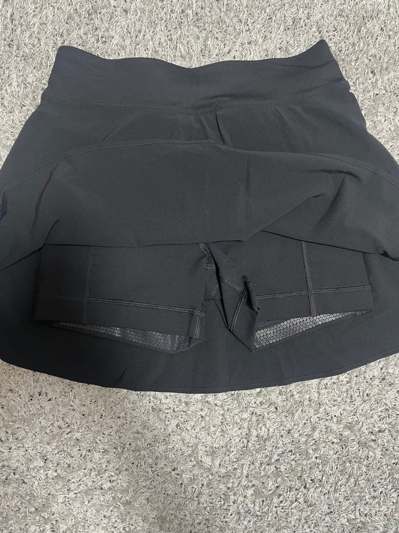 Lululemon ブラック スカート 4