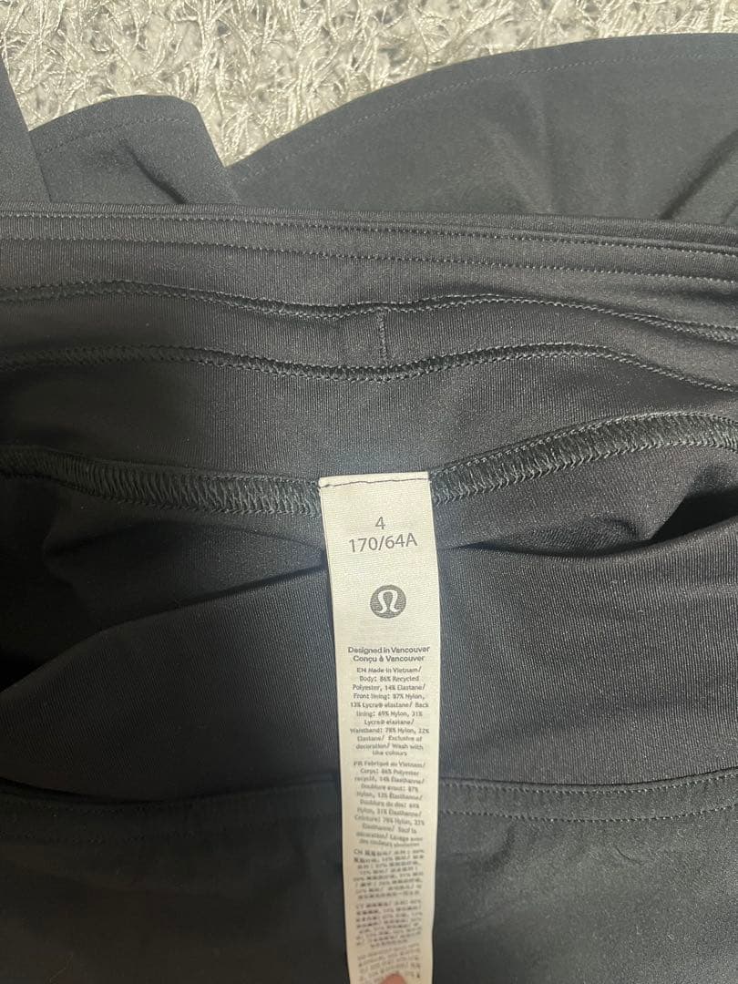 Lululemon ブラック スカート 4