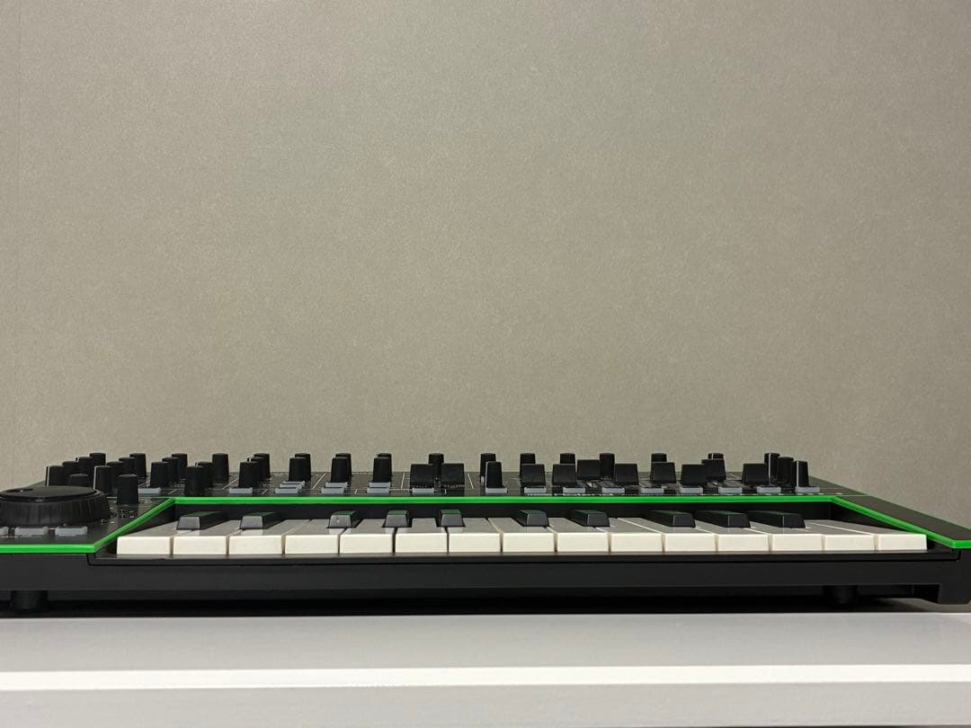 鍵盤楽器 Roland AIRA SYSTEM-1