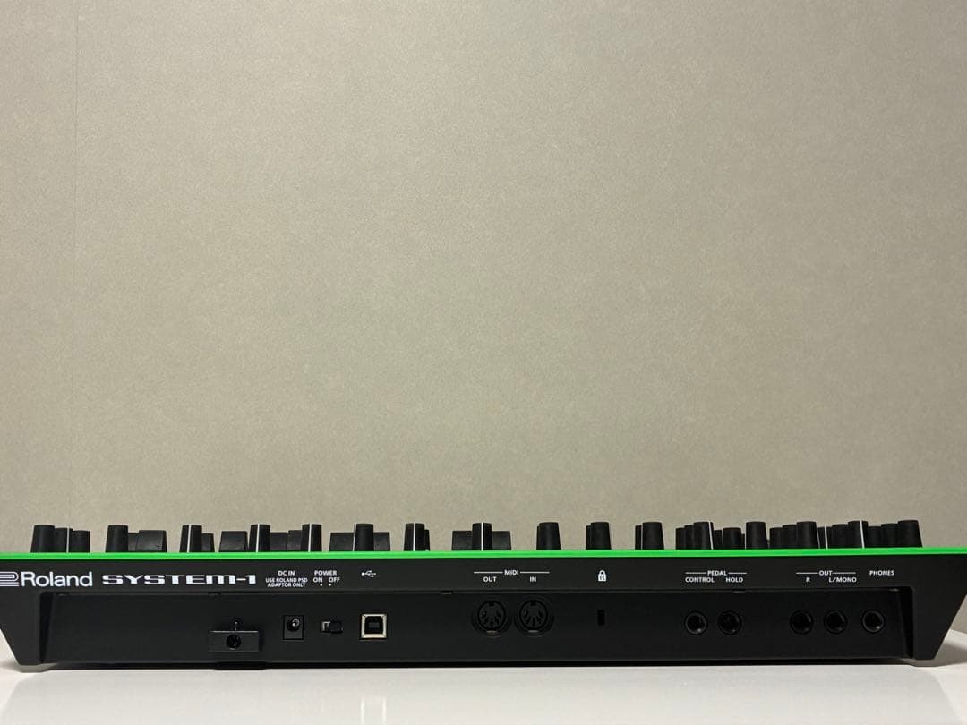 鍵盤楽器 Roland AIRA SYSTEM-1