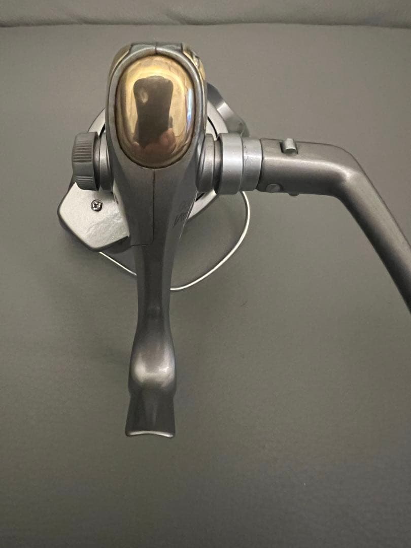 navi4000シマノスピニングリール シルバー・ゴールド