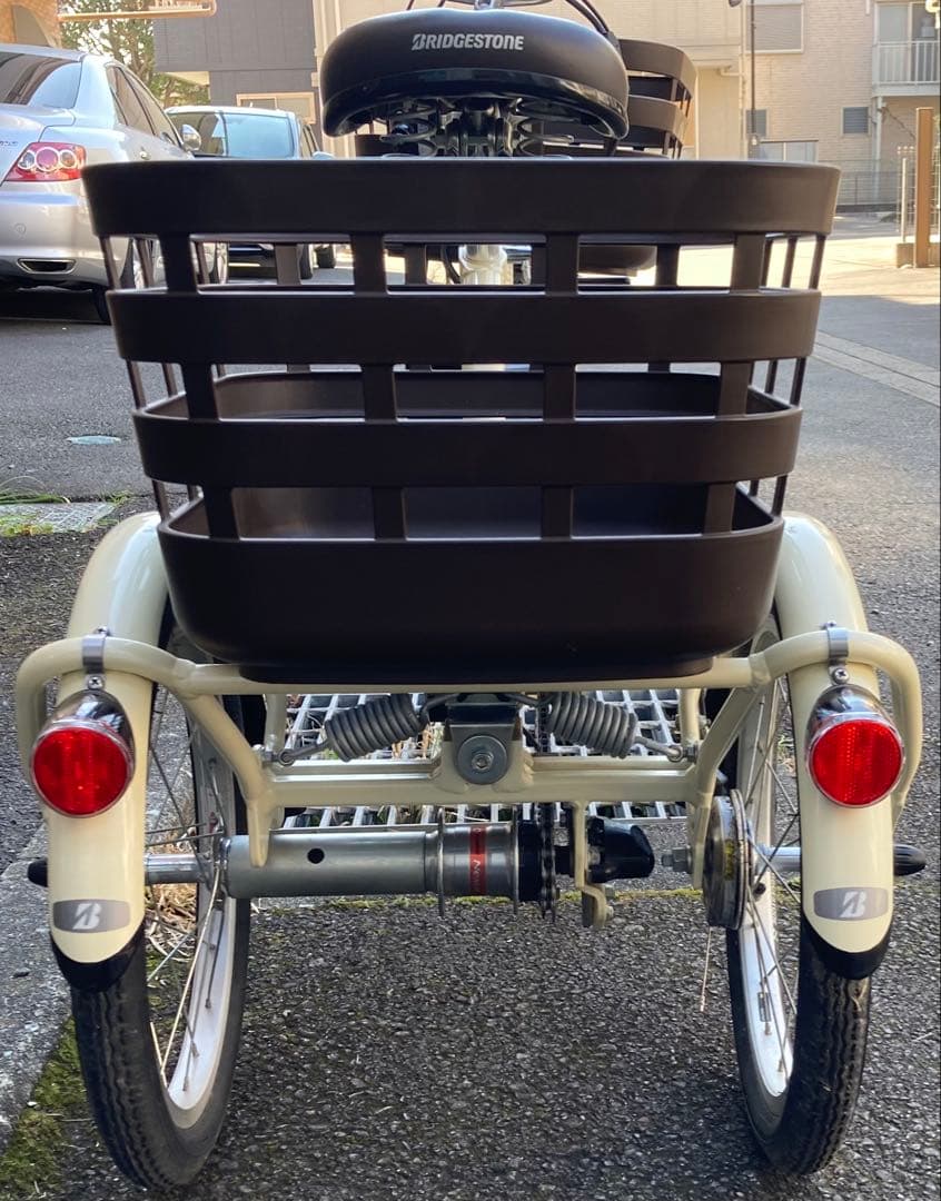 【美品】送料込み！電動アシスト自転車 RAKUTTO RW0B42と用品のセット