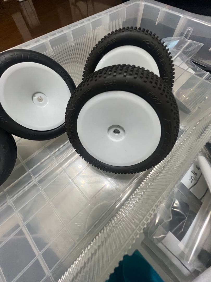 アソシエイテッド　RC10-B4