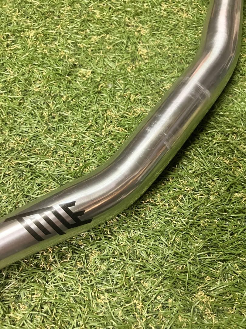 TITLE MTB AH1 ハンドルバー 31.8クランプ 38ライズ シルバー