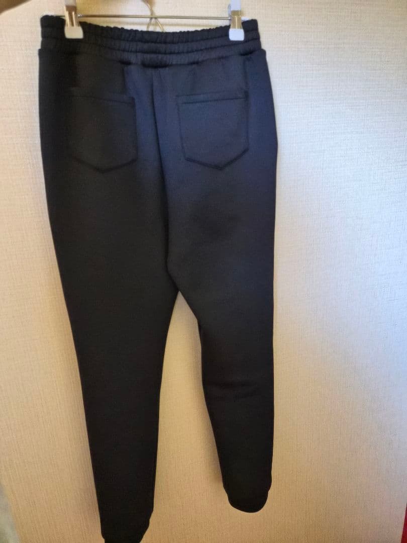 UTTA ジョガーパンツ イエロー ロゴ付き