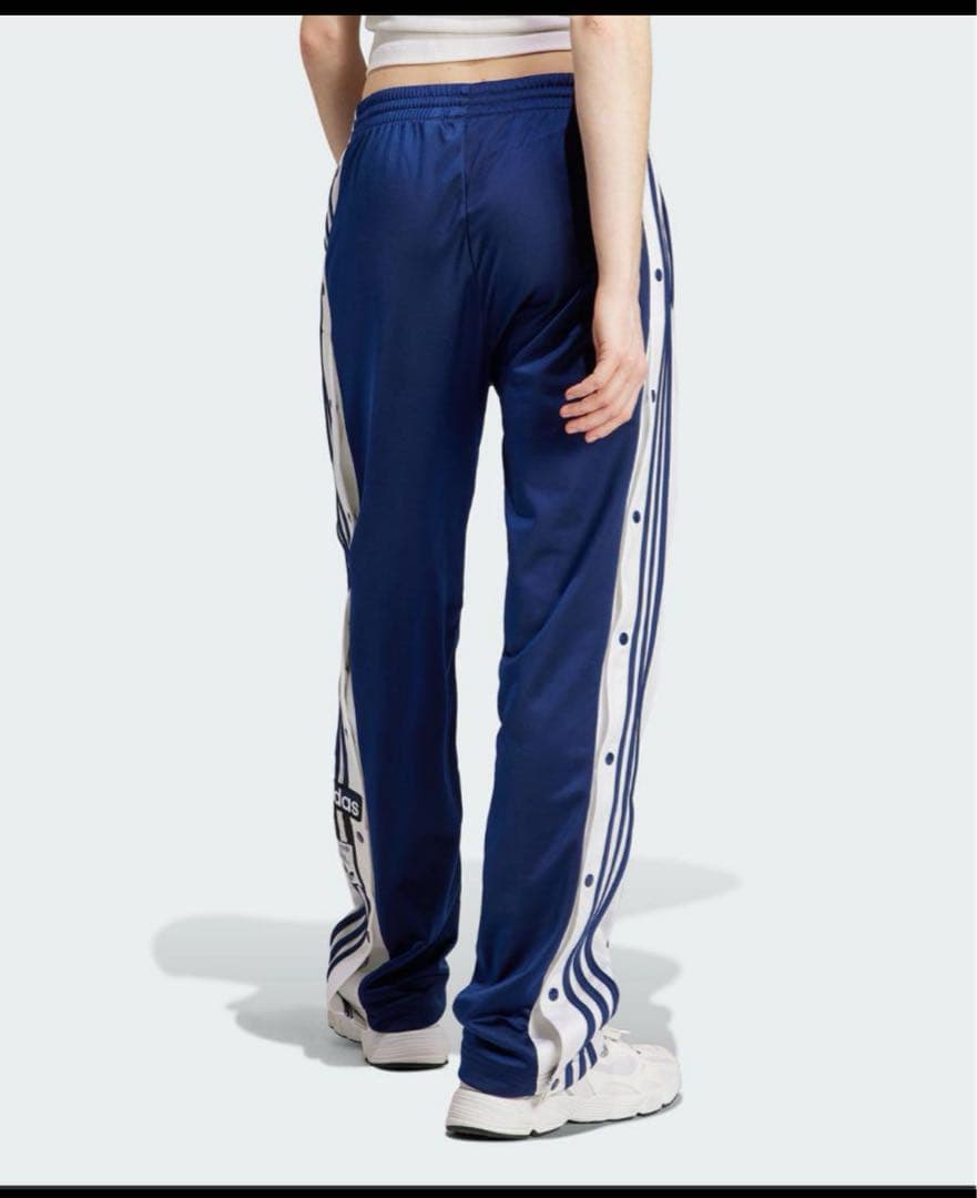 adidas ネイビー ジョガーパンツ