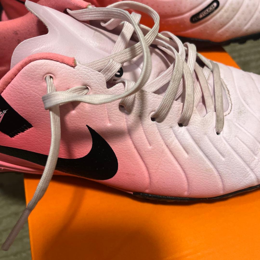 Nike サッカーシューズ ピンク ブラック