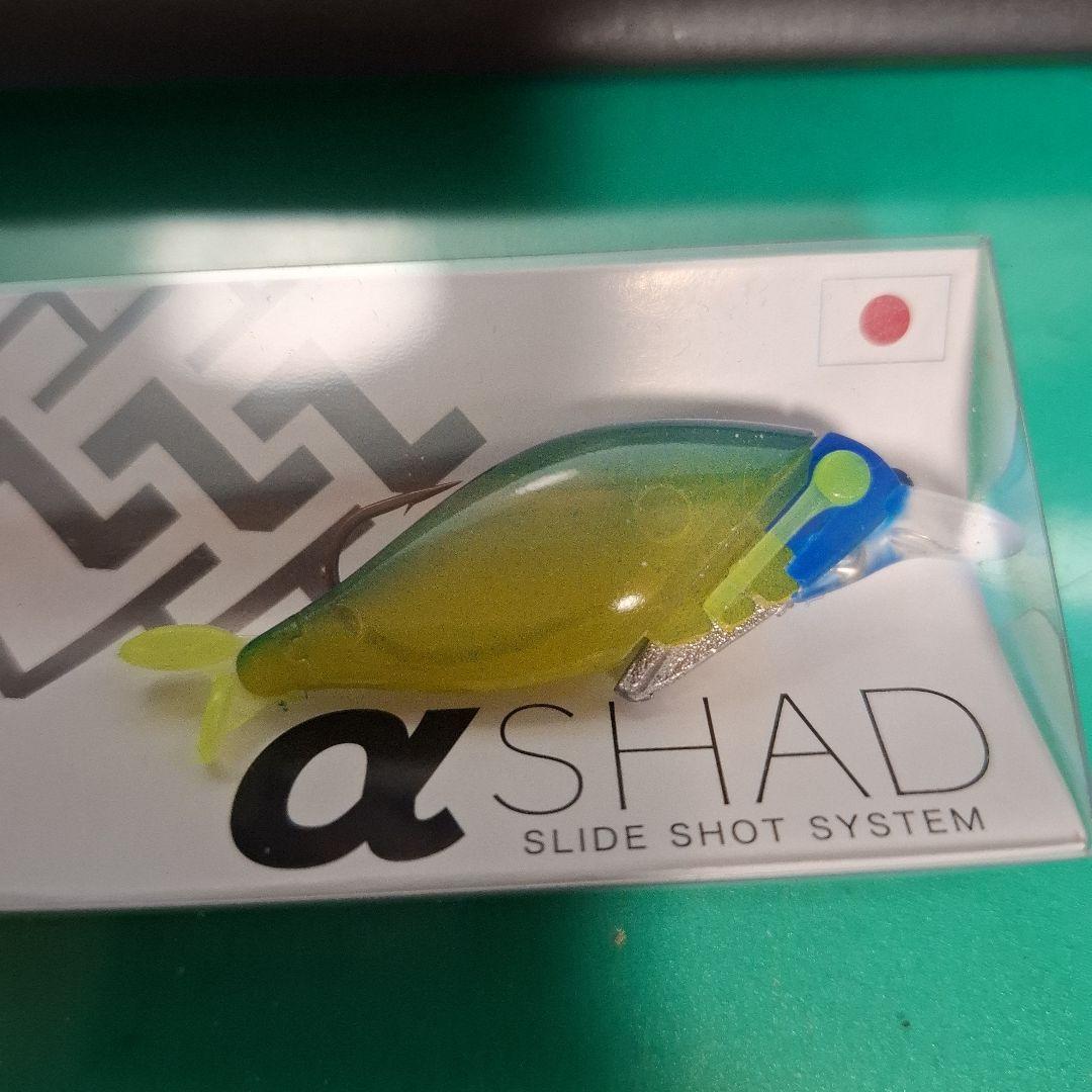 αSHAD　　 tttルアー　ブルーバックチャート　αシャッド　新品