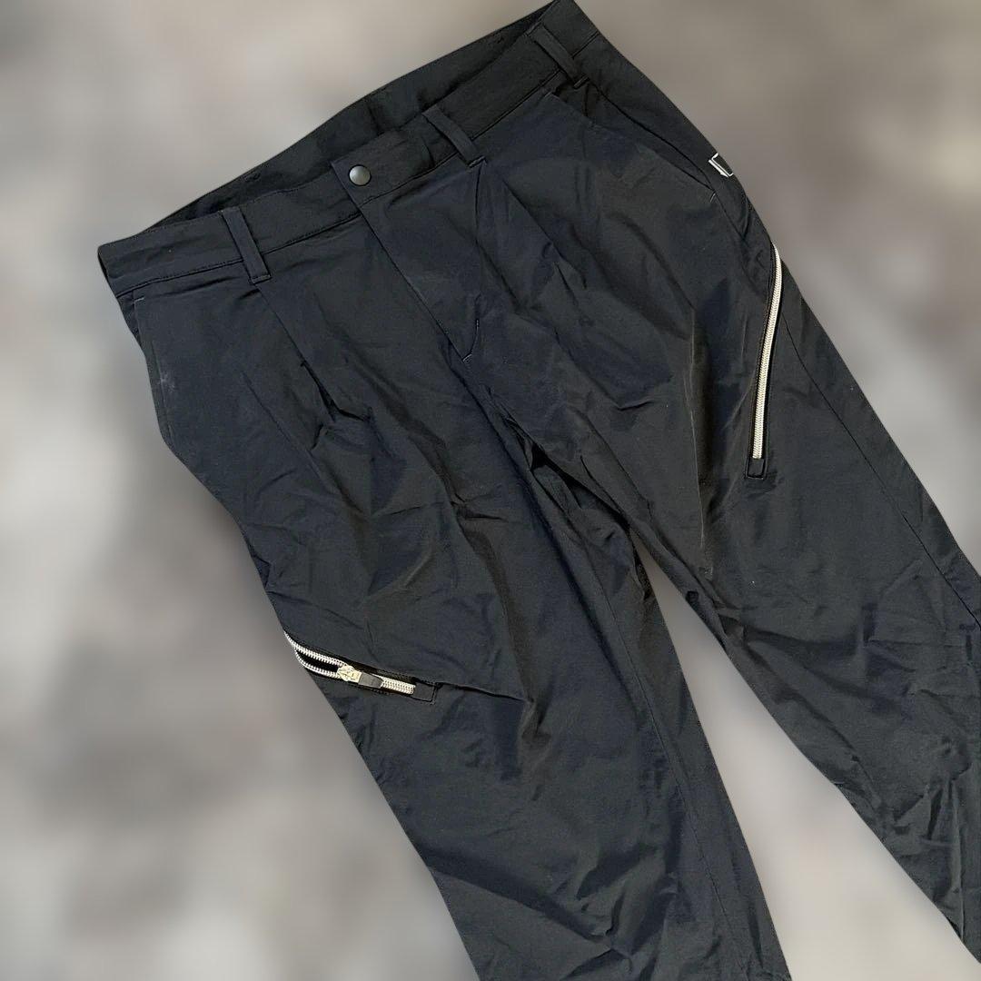 極美品！ビームスゴルフ　ストレッチナイロン ジップライン 1タックパンツ
