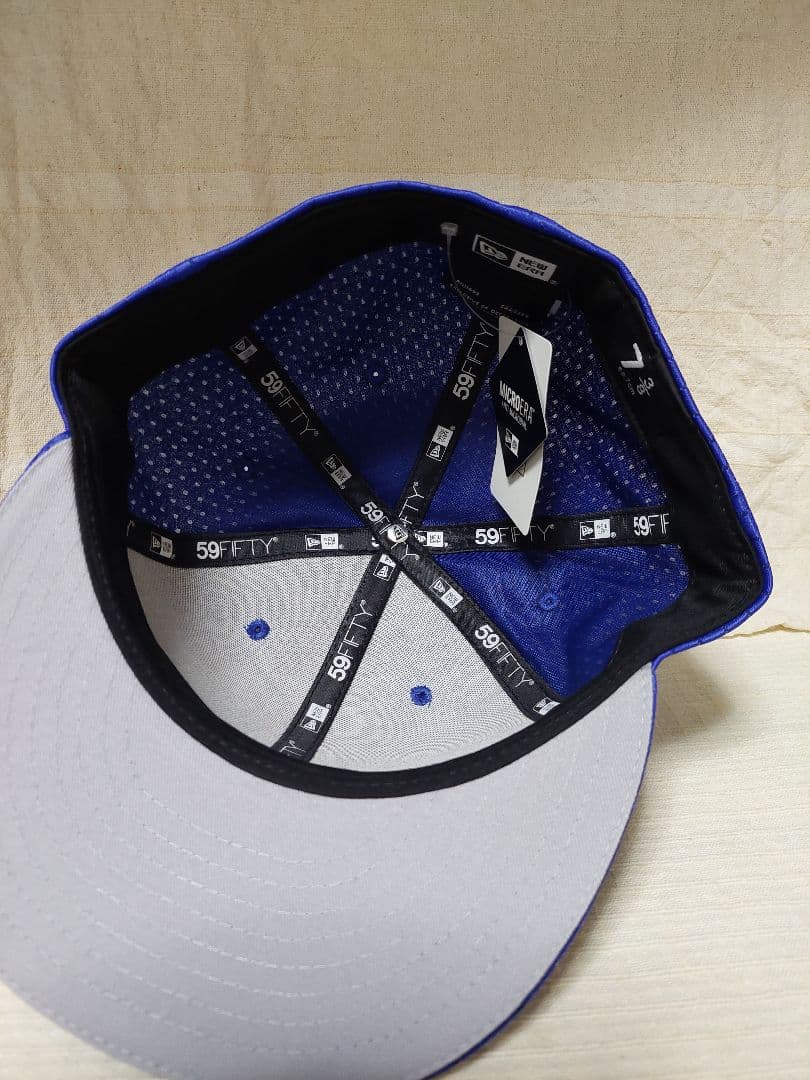 ベイスターズ　伊藤選手　サイン　New Era キャップ
