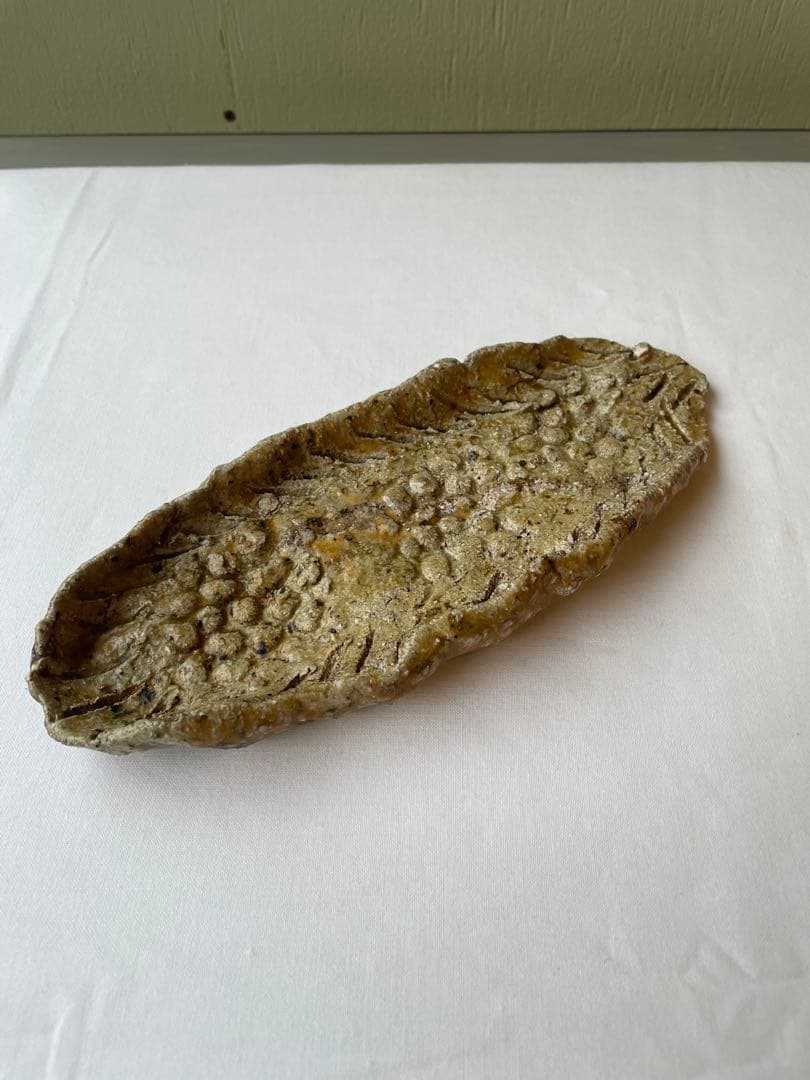 國吉清尚 作　白土　葉皿