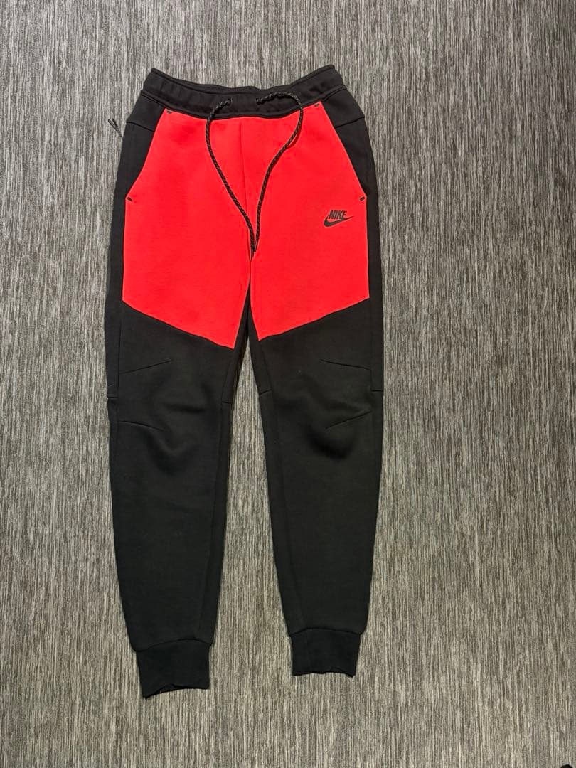 NIKE テックフリース　赤黒　S 正規品　希少品
