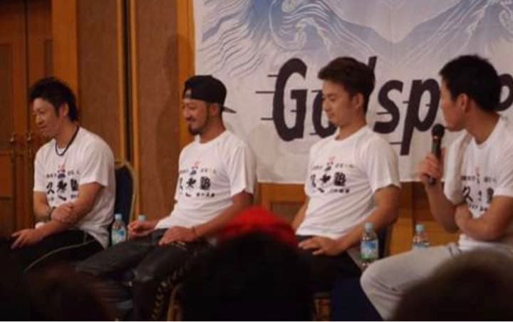 静岡自主トレ　限定Tシャツ　　カープ菊池涼介　磯村嘉孝　久本祐一　庄司隼人