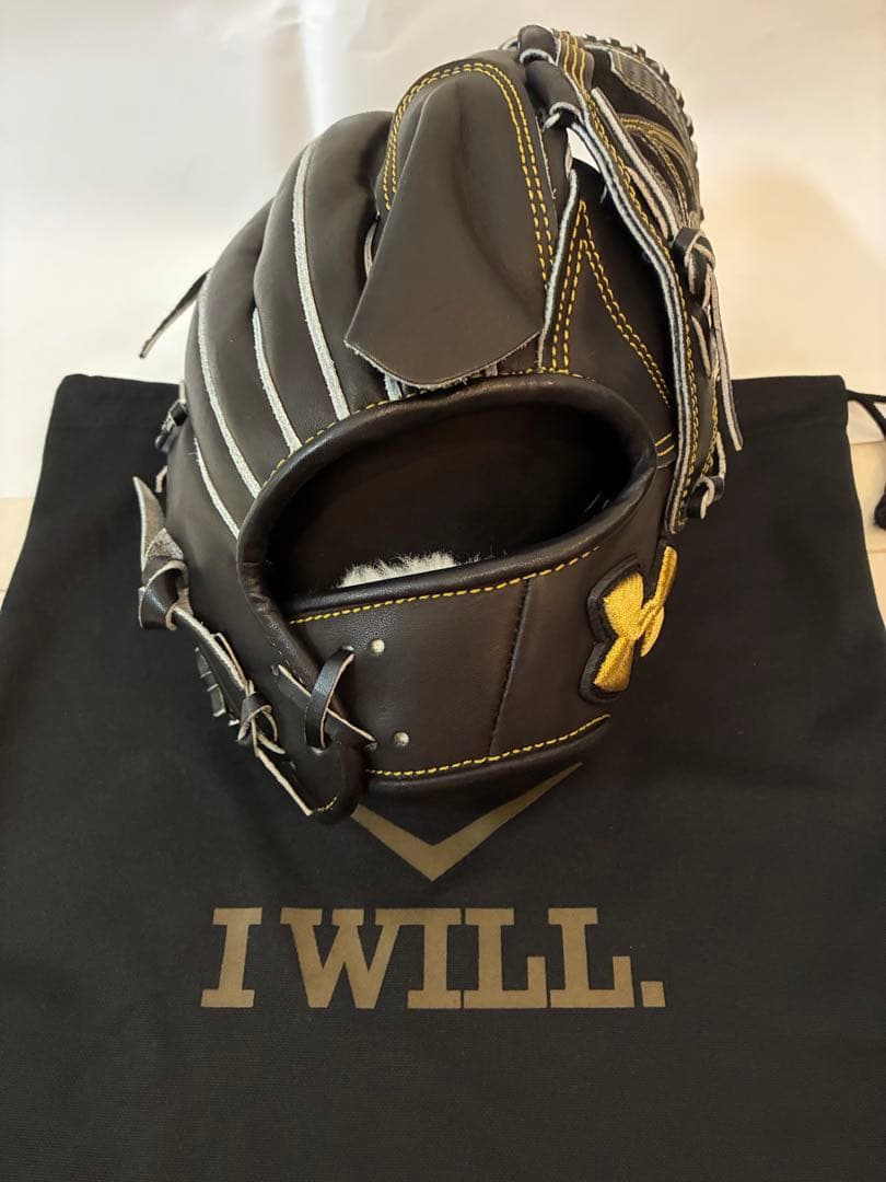 Under Armour 硬式野球グローブ 黒/金 新品未使用