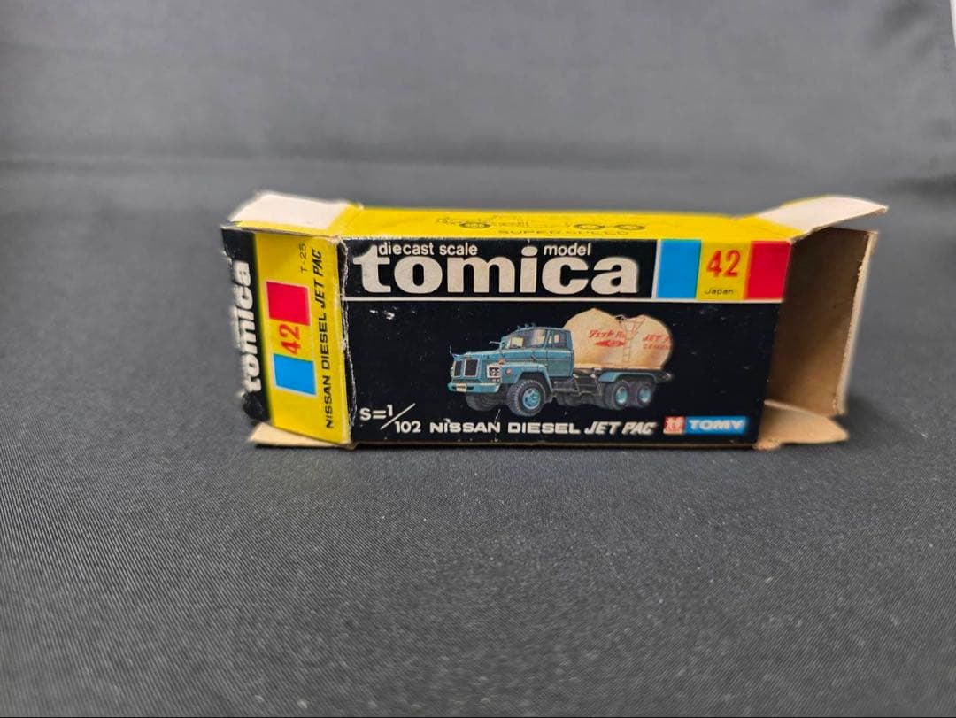 トミカ黒箱42ニッサンディーゼルジェットパック(日本製) 希少。旧ホイール。