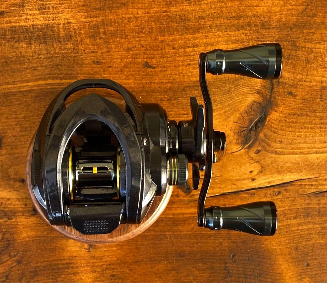 ベイトリール　バス釣り　左ハンドル　ネイビー　ハイギア　スプール径30mm 渓流