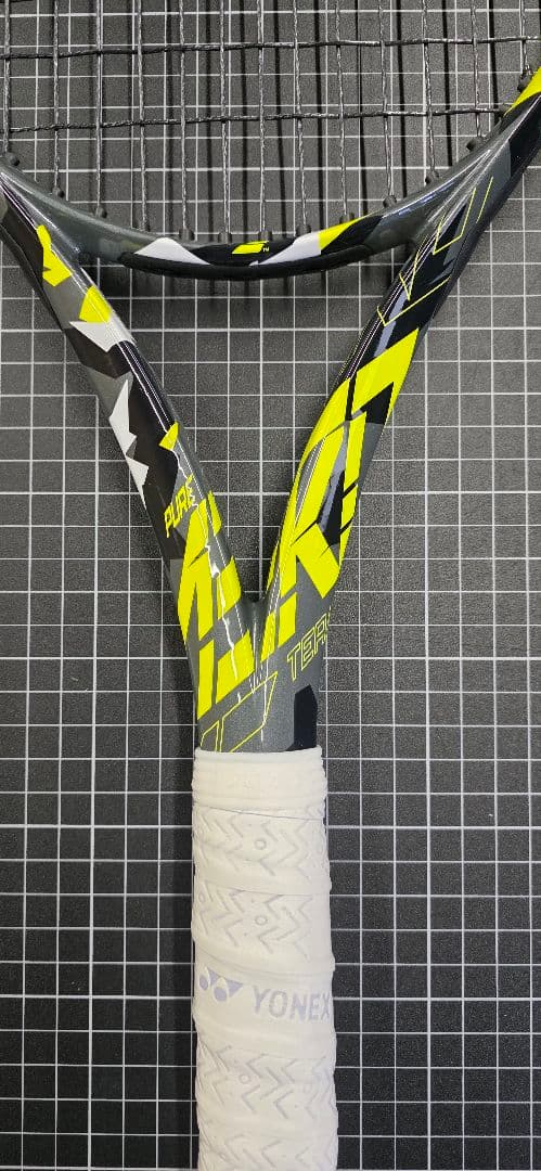 Babolat Pure Aero Team硬式テニスラケット G2(ケース付)